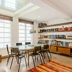 Spacious & Tranquil 2Br Maisonette In Notting Hill
