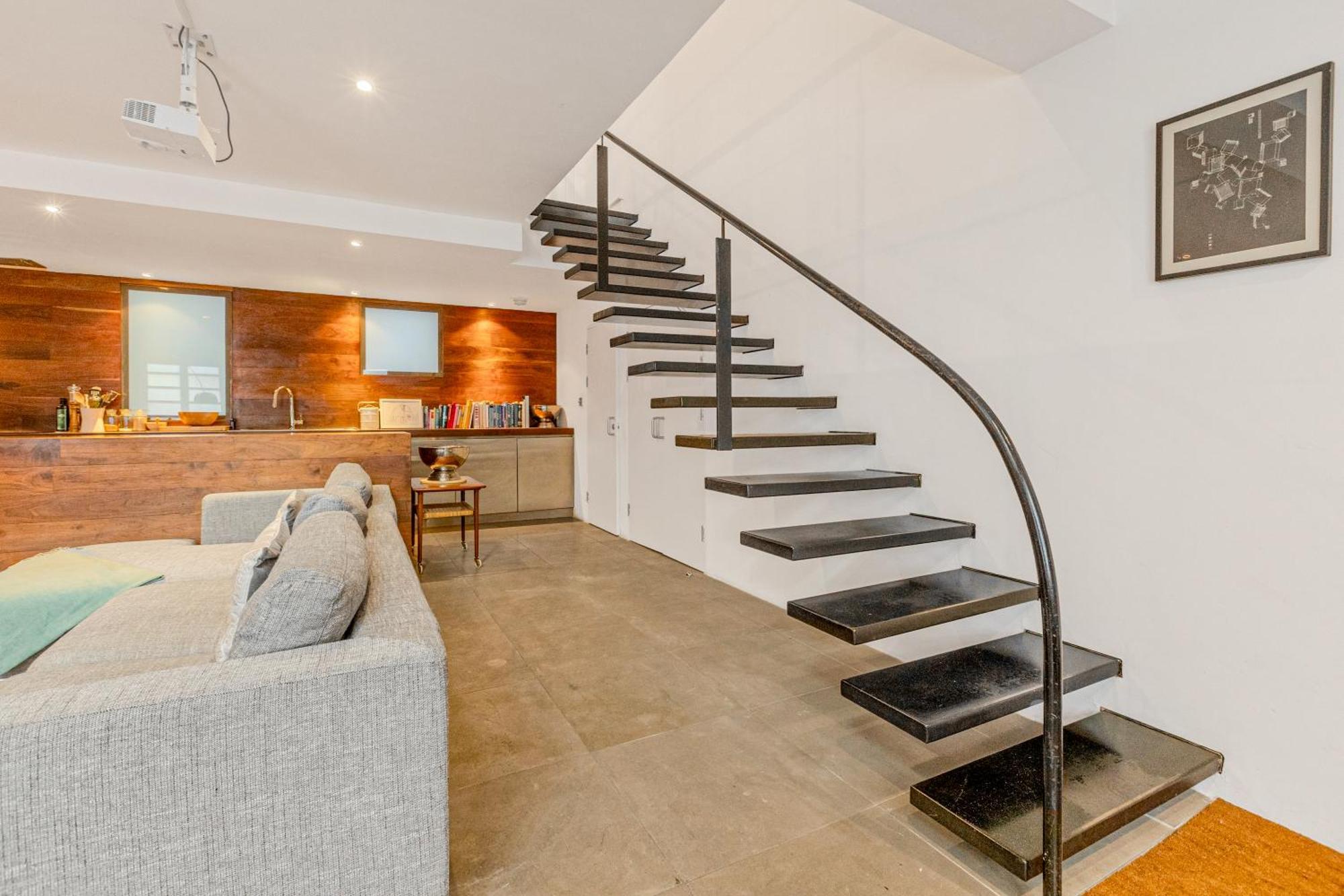 Appartamento Spacious & Tranquil 2br Maisonette In Notting Hill